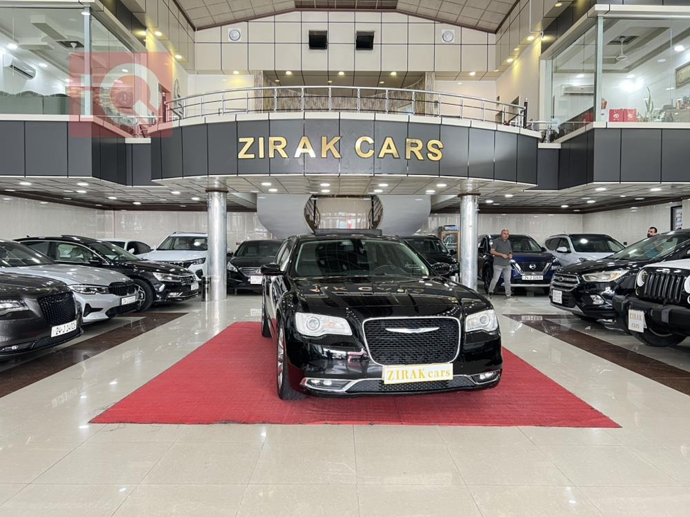 کرایسلەر 300
